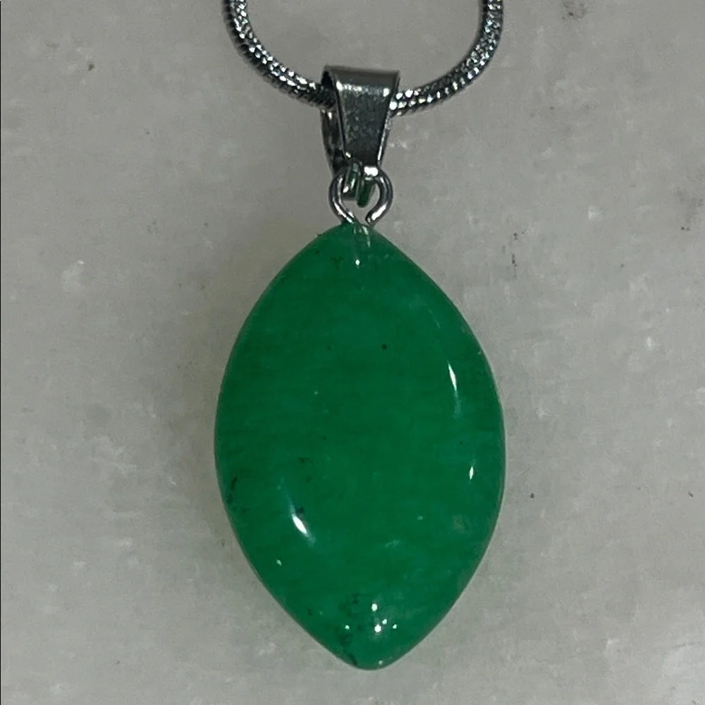 Green Candy Quartz Pendant Necklace